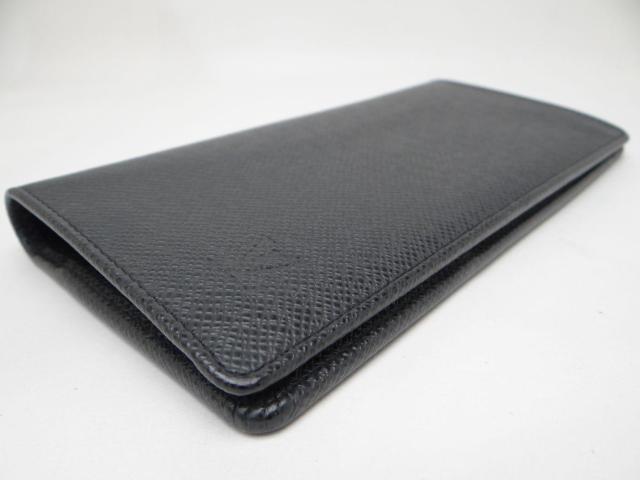 ルイヴィトン M32572 タイガ ポルトフォイユ・ブラザ 二つ折り長財布 イニシャル入り ブラック<USED>【送料無料】 < ブランド ルイヴィトン M32572 タイガ ポルトフォイユ・ブラザ 二つ折り長財布 イニシャル入り ブラック<USED>【送料無料】 < ブランドの