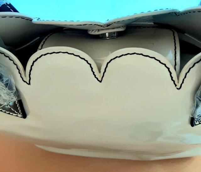 新品 PJ ハンドバッグ トートバッグ バッグ ポーチ付き ベージュ トート WOMAN レディース ピーチ・ジョン ペタルトート < 女性ファッション  新品 PJ ハンドバッグ トートバッグ バッグ ポーチ付き ベージュ トート WOMAN レディース ピーチ・ジョン ペタルトート < 女性ファッションの