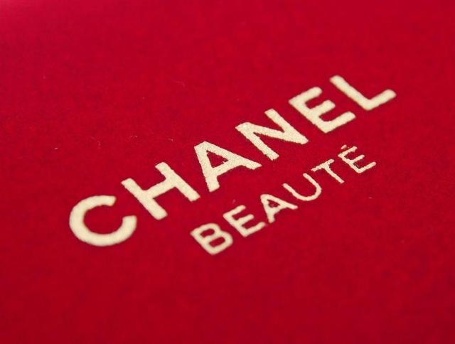 シャネル ノベルティ クリスマス コフレポーチ 2019 スクエア ラメ入り レッド CHANEL BEAUTE【正規品】 < ブランド  シャネル ノベルティ クリスマス コフレポーチ 2019 スクエア ラメ入り レッド CHANEL BEAUTE【正規品】 < ブランドの