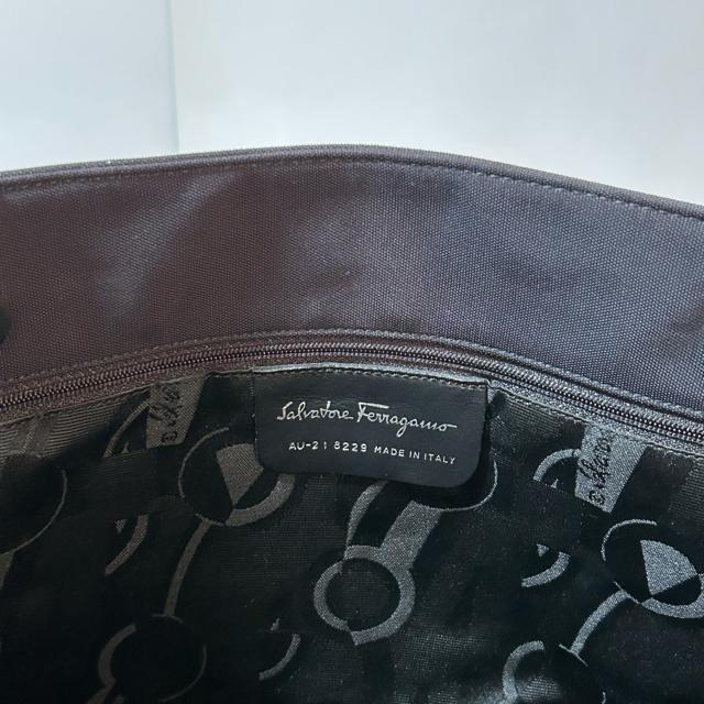 美品 Salvatore Ferragamo フェラガモ ヴァラ チェーン ショルダーバッグ AU-21 8229 ナイロン < ブランド 美品 Salvatore Ferragamo フェラガモ ヴァラ チェーン ショルダーバッグ AU-21 8229 ナイロン < ブランドの