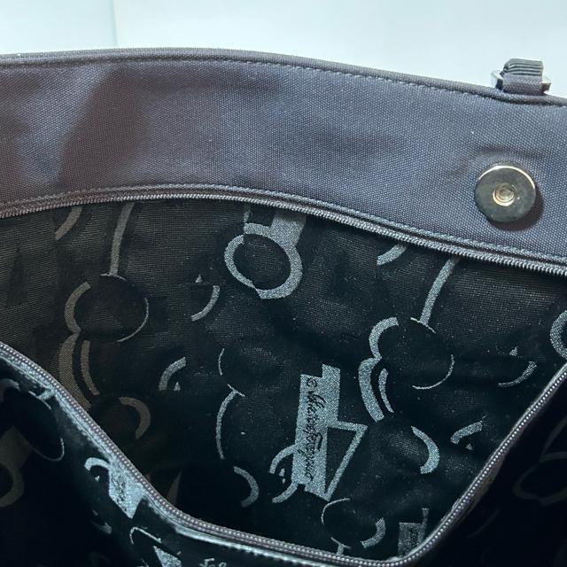 美品 Salvatore Ferragamo フェラガモ ヴァラ チェーン ショルダーバッグ AU-21 8229 ナイロン < ブランド 美品 Salvatore Ferragamo フェラガモ ヴァラ チェーン ショルダーバッグ AU-21 8229 ナイロン < ブランドの