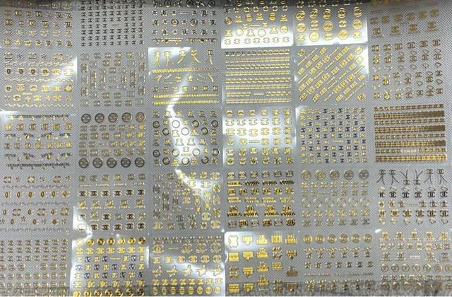 CHANELネイルシール 10シート < 香水/コスメ/ネイル CHANELネイルシール 10シート < 香水/コスメ/ネイルの