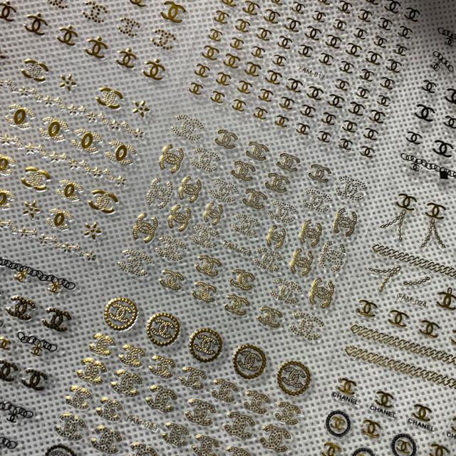 CHANELネイルシール 10シート < 香水/コスメ/ネイル CHANELネイルシール 10シート < 香水/コスメ/ネイルの