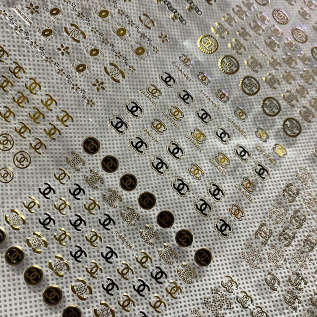 CHANELネイルシール 10シート < 香水/コスメ/ネイル CHANELネイルシール 10シート < 香水/コスメ/ネイルの