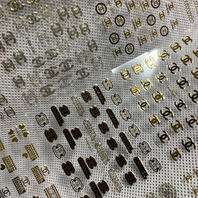 CHANELネイルシール 10シート < 香水/コスメ/ネイル CHANELネイルシール 10シート < 香水/コスメ/ネイルの