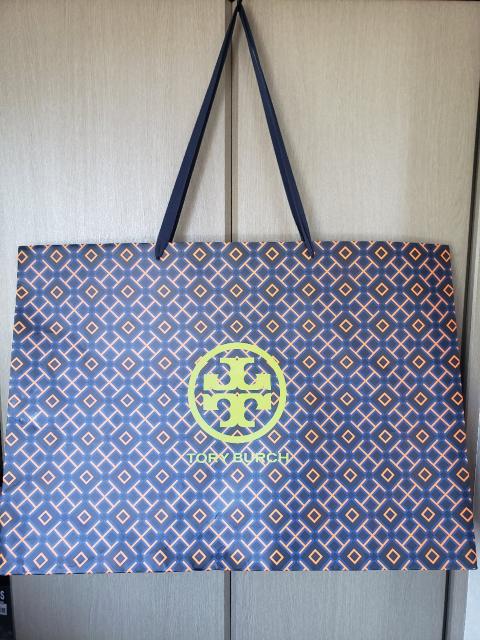 【Tory Burch★ショップ袋】特大サイズ♪プレゼントなどに♪ < ブランド  【Tory Burch★ショップ袋】特大サイズ♪プレゼントなどに♪  < ブランドの
