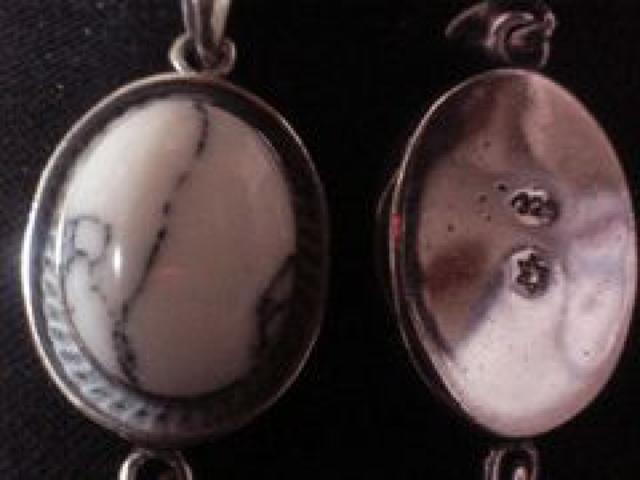 【シルバー925】ホワイトバッファロー/フェザー/top/羽根/トップ/新品 < 男性アクセサリー/時計  【シルバー925】ホワイトバッファロー/フェザー/top/羽根/トップ/新品 < 男性アクセサリー/時計の