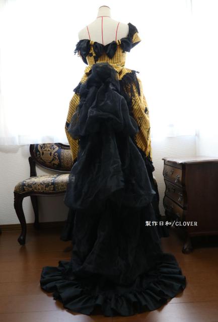 オフショル バッスルドレス Sサイズ < 女性ファッション  オフショル バッスルドレス Sサイズ < 女性ファッションの