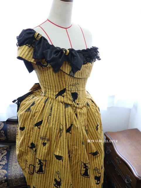 オフショル バッスルドレス Sサイズ < 女性ファッション  オフショル バッスルドレス Sサイズ < 女性ファッションの