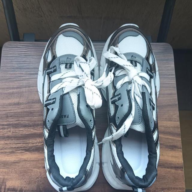 新品 26cm メンズ スニーカー ブラック シューズ 靴 42 カジュアル < 男性ファッション  新品 26cm メンズ スニーカー ブラック シューズ 靴 42 カジュアル < 男性ファッションの