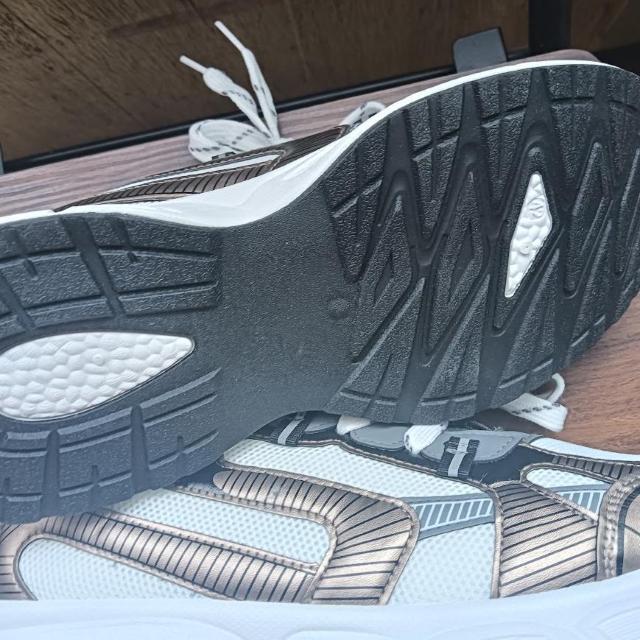 新品 26cm メンズ スニーカー ブラック シューズ 靴 42 カジュアル < 男性ファッション  新品 26cm メンズ スニーカー ブラック シューズ 靴 42 カジュアル < 男性ファッションの