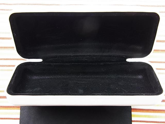 �����K���iCALVIN�@KLEIN�@�T���O���X�P�[�X