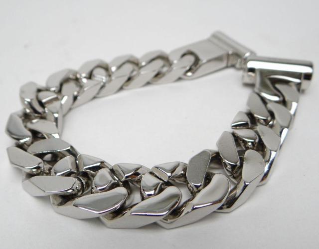 ルイヴィトン M68273 メンズ LVチェーンリンクスブレスレット M シルバー【送料無料】 < ブランド  ルイヴィトン M68273 メンズ LVチェーンリンクスブレスレット M シルバー【送料無料】 < ブランドの