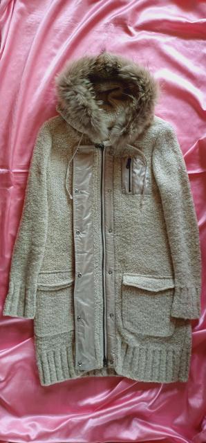 J.FERRYジェイフェリーお洒落可愛いベージュふわふわリアルファー暖かインナー中綿キルティングフーディーニットコートカーディガン < 女性ファッション  J.FERRYジェイフェリーお洒落可愛いベージュふわふわリアルファー暖かインナー中綿キルティングフーディーニットコートカーディガン < 女性ファッションの