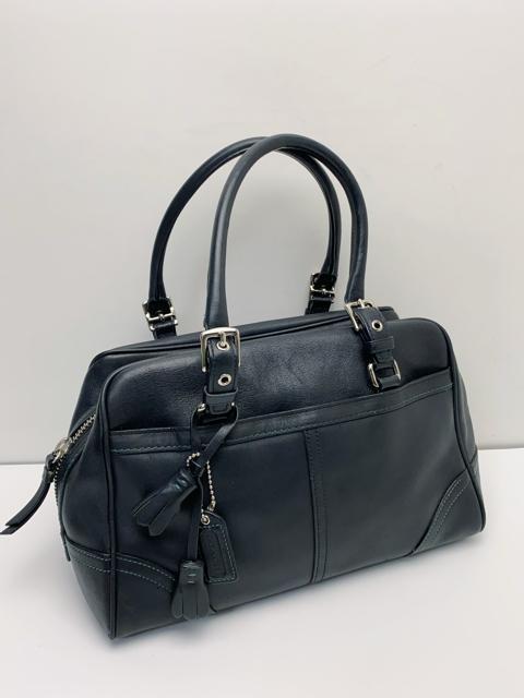 F719 美品 コーチハンドバッグ チャーム付き < ブランド F719 美品 コーチハンドバッグ チャーム付き < ブランドの