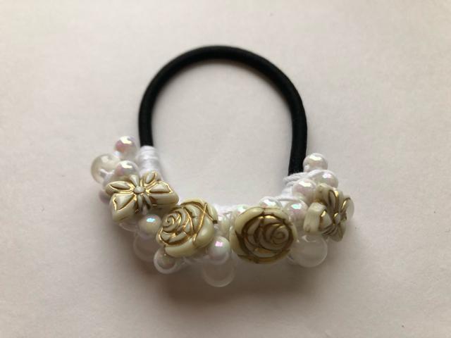 ハンドメイド ヘアゴム  キラキラビーズ 盛り盛り♪ ホワイトビーズ  ローズ バタフライ < 女性ファッション  ハンドメイド ヘアゴム  キラキラビーズ 盛り盛り♪ ホワイトビーズ  ローズ バタフライ  < 女性ファッションの