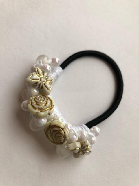 ハンドメイド ヘアゴム  キラキラビーズ 盛り盛り♪ ホワイトビーズ  ローズ バタフライ < 女性ファッション  ハンドメイド ヘアゴム  キラキラビーズ 盛り盛り♪ ホワイトビーズ  ローズ バタフライ < 女性ファッションの