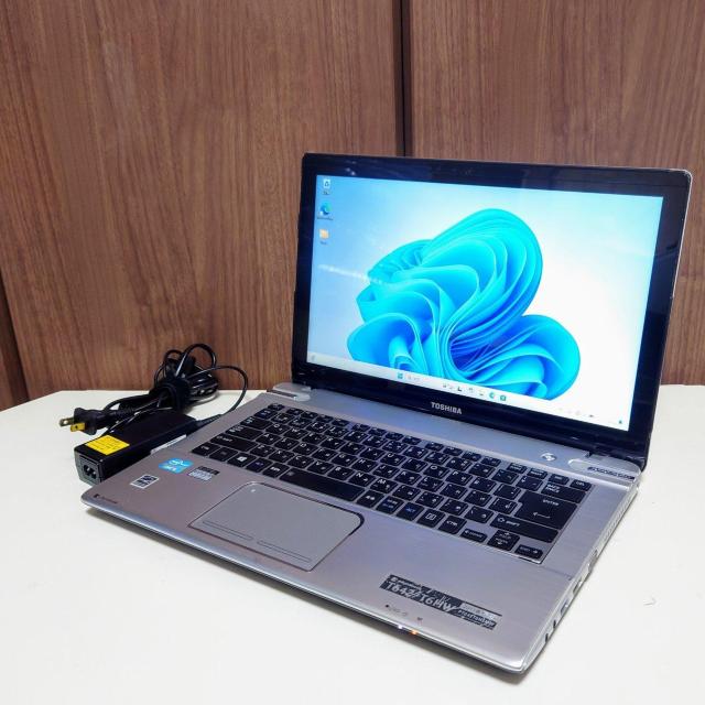 TOSHIBA dynabook Corei5 8GB SSD256GB Windows11 ^b`pl DVD J