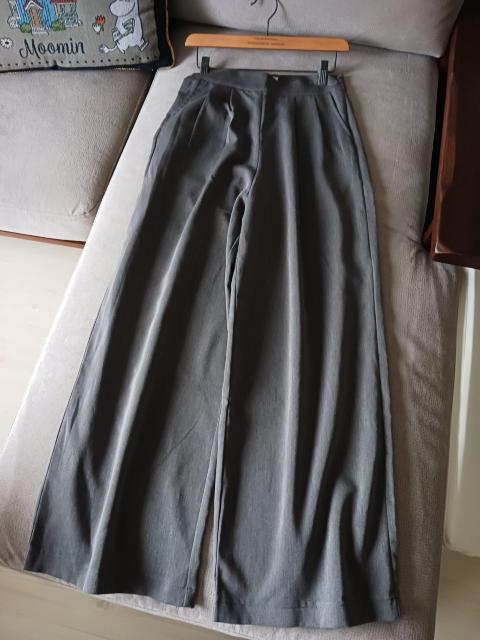 ABI TOKYO���`���R�[���O���[�̃��C�h�p���c