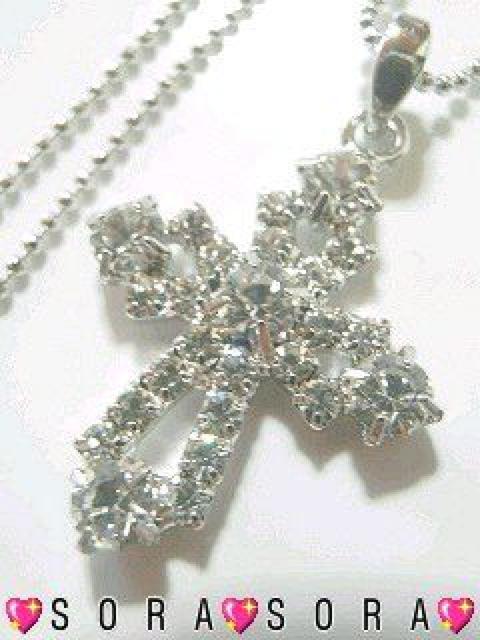 【ゴージャスクロス】キュービックジルコニアネックレス 巾着袋付 < 女性アクセサリー/時計 【ゴージャスクロス】キュービックジルコニアネックレス 巾着袋付 < 女性アクセサリー/時計の