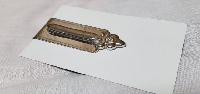 正規 激レア ヴェルサーチ メデューサロゴ×フレアゴシッククロス マネークリップ シルバーメタリック ペーパーウォレット < ブランド  正規 激レア ヴェルサーチ メデューサロゴ×フレアゴシッククロス マネークリップ シルバーメタリック ペーパーウォレット < ブランドの