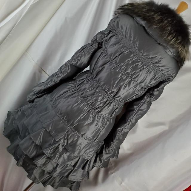 ★492★B・Z★超可愛い!フリル使い&ダウン!ロングコート★M < 女性ファッション  ★492★B・Z★超可愛い!フリル使い&ダウン!ロングコート★M < 女性ファッションの