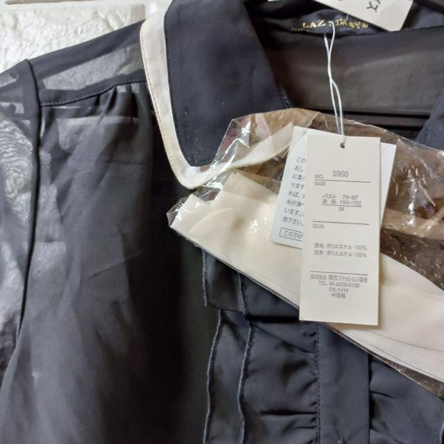 LAZY DAISY★新品タグ付★2枚襟フリルシアーシャツ < 女性ファッション  LAZY DAISY★新品タグ付★2枚襟フリルシアーシャツ < 女性ファッションの