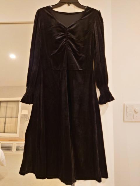 黒ベロアワンピース Mサイズ < 女性ファッション  黒ベロアワンピース Mサイズ  < 女性ファッションの