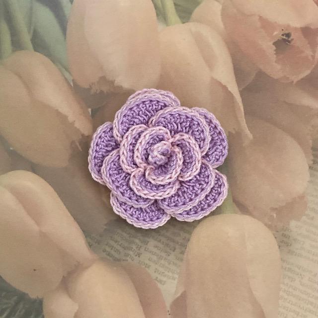 ハンドメイド♪レース編み 薔薇風お花モチーフのブローチ < 女性ファッション  ハンドメイド♪レース編み 薔薇風お花モチーフのブローチ  < 女性ファッションの