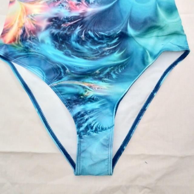 �����s�[�X����L�T�C�Y