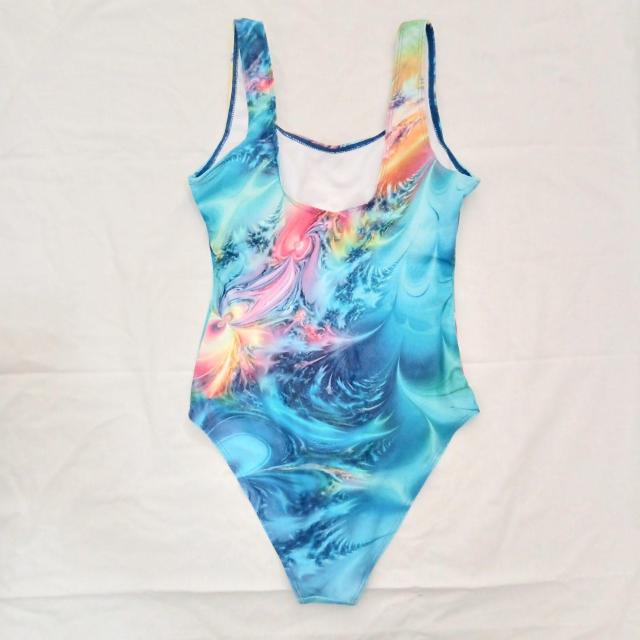 �����s�[�X����L�T�C�Y