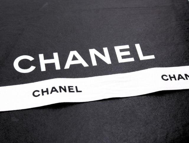 シャネル ラッピング 立体カメリア ステッカー&リボン2本 定番 ホワイト CHANEL【正規品】 < ブランド  シャネル ラッピング 立体カメリア ステッカー&リボン2本 定番 ホワイト CHANEL【正規品】 < ブランドの