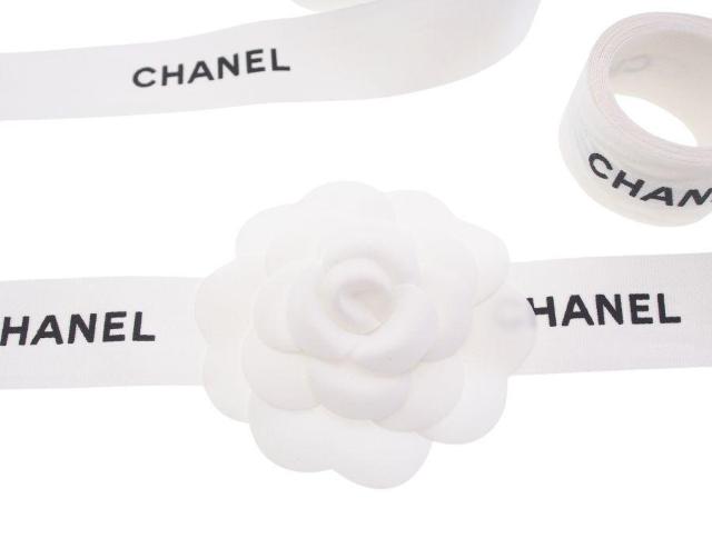 シャネル ラッピング 立体カメリア ステッカー&リボン2本 定番 ホワイト CHANEL【正規品】 < ブランド  シャネル ラッピング 立体カメリア ステッカー&リボン2本 定番 ホワイト CHANEL【正規品】 < ブランドの