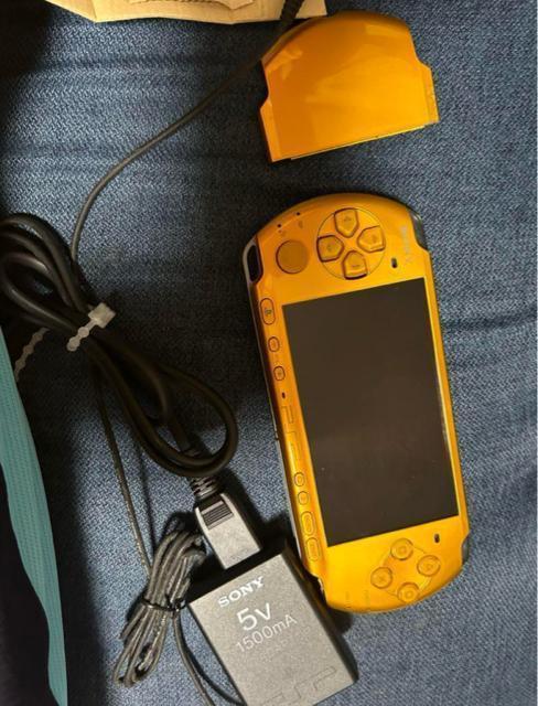すぐに遊べるセット!SONY PSP-3000 ブライトイエロー新品バッテリー PSP-3000 < ゲーム本体/ソフト すぐに遊べるセット!SONY PSP-3000 ブライトイエロー新品バッテリー PSP-3000 < ゲーム本体/ソフトの