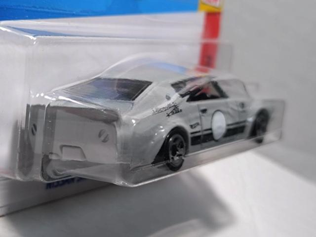 �yHW�x�[�V�b�N�z�j�b�T�� �X�J�C���C�� 2000GT-R LBWK �� �z�r�[�� 