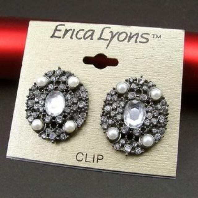 新品 アンティーク調ゴシックストーンイヤリング < 女性アクセサリー/時計  新品 アンティーク調ゴシックストーンイヤリング  < 女性アクセサリー/時計の