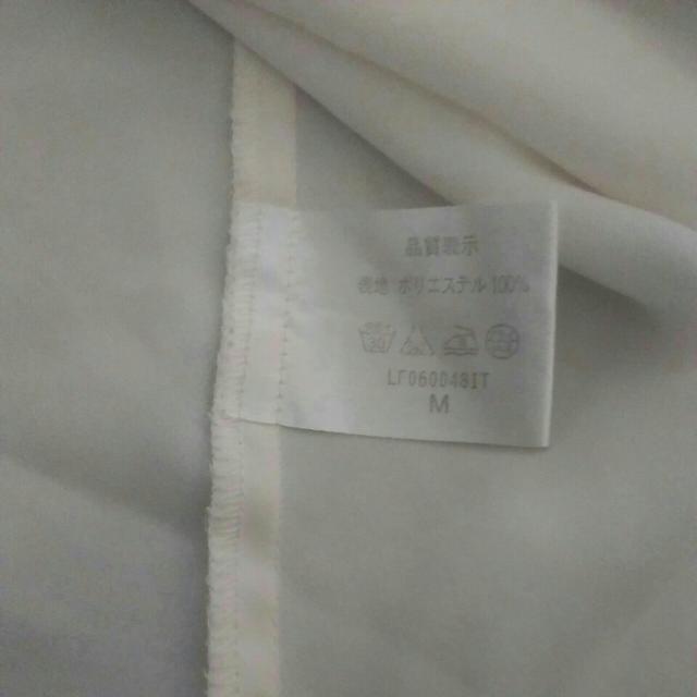LOWRYS FARM Mサイズ 白のブラウス 美品 < ブランド  LOWRYS FARM Mサイズ 白のブラウス 美品 < ブランドの
