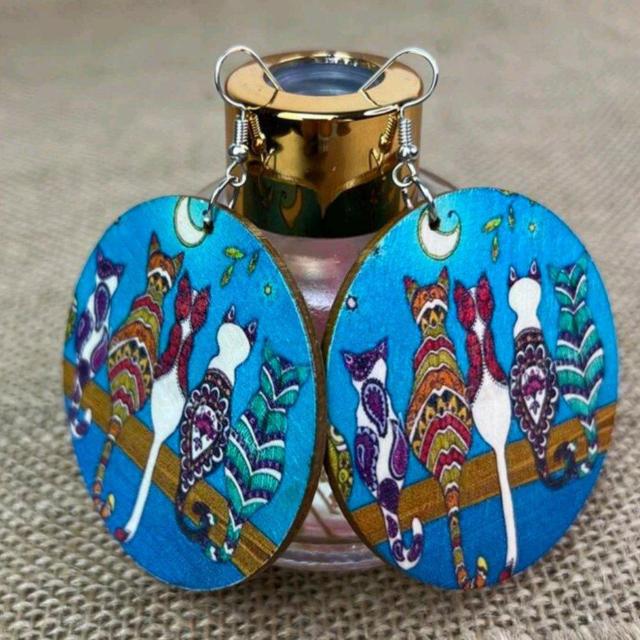 新品★エスニックな猫のウッドピアス < 女性アクセサリー/時計  新品★エスニックな猫のウッドピアス < 女性アクセサリー/時計の