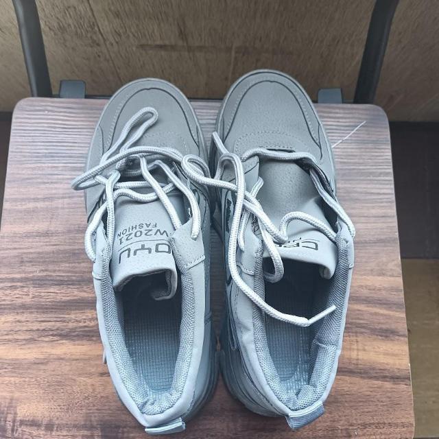 新品 26cm メンズ スニーカー グレー 厚底 カジュアル 靴 かっこいい < 男性ファッション  新品 26cm メンズ スニーカー グレー 厚底 カジュアル 靴 かっこいい < 男性ファッションの