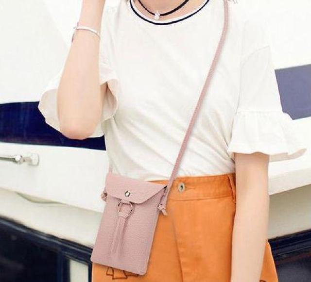 新品■スマホショルダーバッグ ポシェット クロスボディバッグ◆ブラック < 家電/AV  新品■スマホショルダーバッグ ポシェット クロスボディバッグ◆ブラック < 家電/AVの