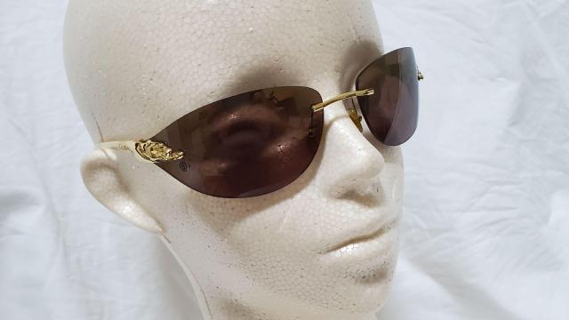 正規 極美 レア カルティエ パンテール パンサーメタルフレーム サングラス 黒茶 ロゴ シャイニーゴールドフィニッシュ ガクト着 < ブランド  正規 極美 レア カルティエ パンテール パンサーメタルフレーム サングラス 黒茶 ロゴ シャイニーゴールドフィニッシュ ガクト着 < ブランドの