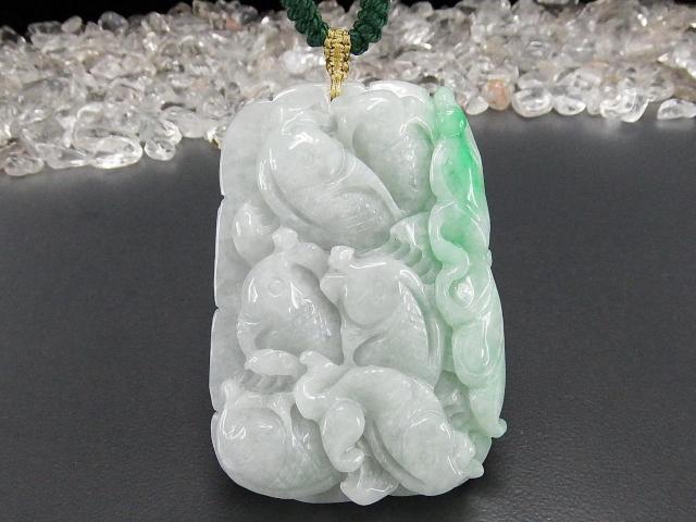 逸品一点物緑入りひすい本翡翠蓮の葉鯉6匹両面手彫り天然石木綿紐ネックレス < 女性アクセサリー/時計 逸品一点物緑入りひすい本翡翠蓮の葉鯉6匹両面手彫り天然石木綿紐ネックレス < 女性アクセサリー/時計の