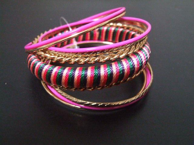 新品 エスニックアンティーク調11連バングルブレスレット < 女性アクセサリー/時計  新品 エスニックアンティーク調11連バングルブレスレット < 女性アクセサリー/時計の