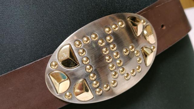 正規新古レア ドルチェ&ガッバーナ D&G スタッズロゴ オーバルバックル レザーベルト茶 90 ロックアート エクストララージL < ブランド  正規新古レア ドルチェ&ガッバーナ D&G スタッズロゴ オーバルバックル レザーベルト茶 90 ロックアート エクストララージL < ブランドの