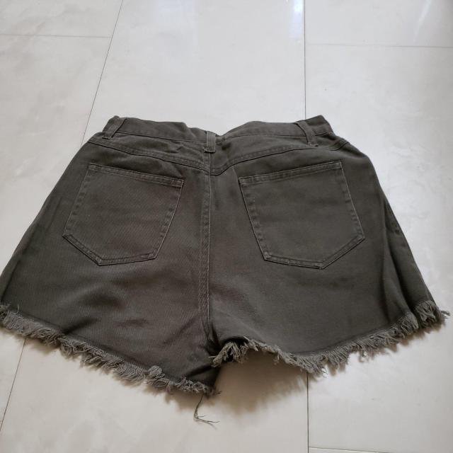 グレー?ショートパンツ < 女性ファッション  グレー?ショートパンツ < 女性ファッションの