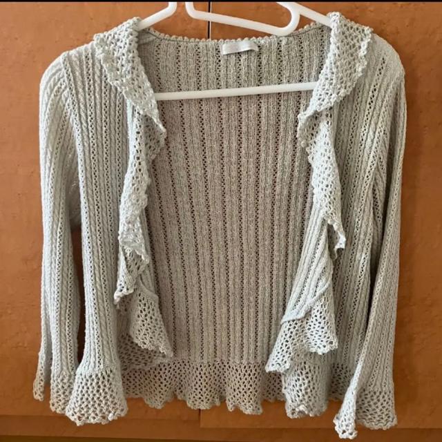 フリルカーディガン レース編み アイスグレー M < 女性ファッション フリルカーディガン レース編み アイスグレー M < 女性ファッションの
