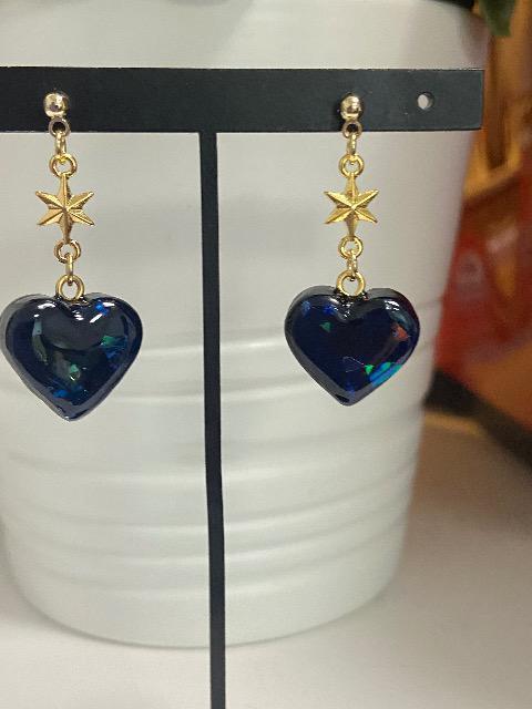 ハンドメイド レジン ハートピアス ブラック < 女性ファッション  ハンドメイド レジン ハートピアス ブラック  < 女性ファッションの