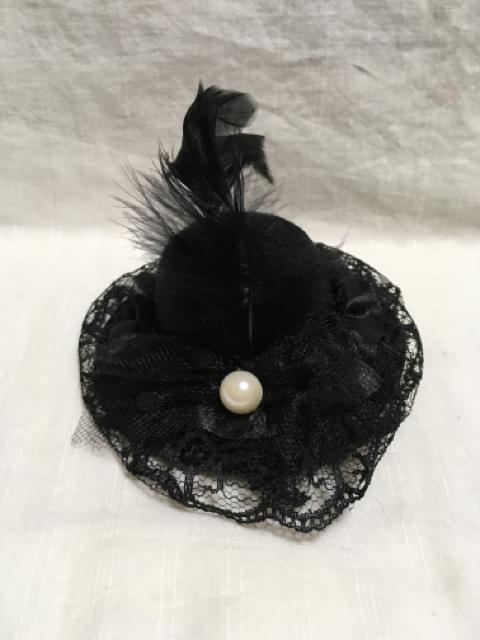 ◆黒の帽子のヘアクリップ < 女性アクセサリー/時計  ◆黒の帽子のヘアクリップ  < 女性アクセサリー/時計の