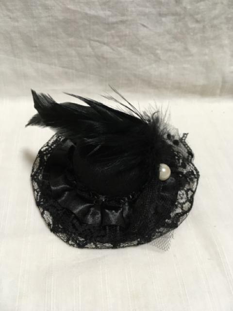 ◆黒の帽子のヘアクリップ < 女性アクセサリー/時計  ◆黒の帽子のヘアクリップ < 女性アクセサリー/時計の