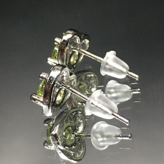 《No.P040》ミャンマー産 天然石ペリドット ハート型ピアス < 女性アクセサリー/時計  《No.P040》ミャンマー産 天然石ペリドット ハート型ピアス < 女性アクセサリー/時計の